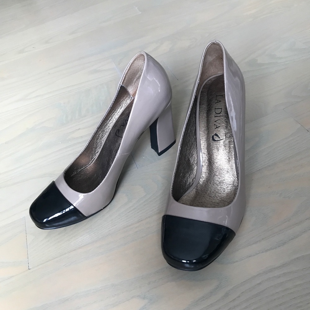 la diva toe cap nude & black pumps